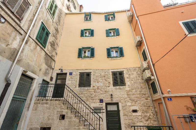 Guesthouse Imperator Split Exterior foto